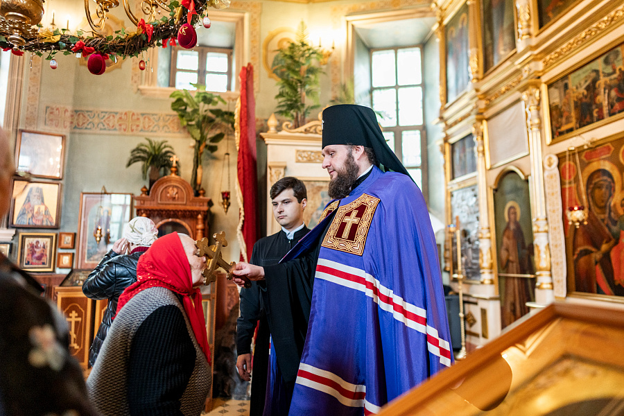 Божественная литургия в храме Преображения Господня погоста Старый Спас деревни Легчищево м.о. Чехов